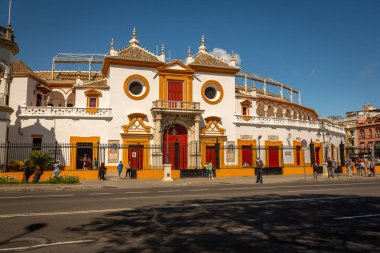 Boğa mücadele halka Seville, İspanya, gün batımından önce pozlama.