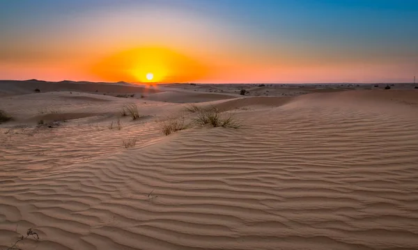 Hermosa Exposición Realizada Desierto Con Colorido Color Rojo Sobre Puesta —  Fotos de Stock