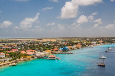 Bonaire, dalgıçlar cennet hoş geldiniz. Bonaire adlı gelen, yakalama sermaye Bonaire adlı gemi, onun paradisiac plajları ve su ile Karayip Hollanda Bu güzel adada Kralendijk.