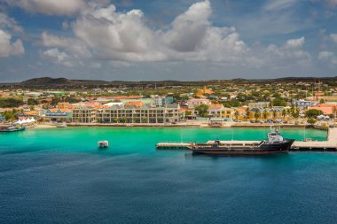 Bonaire, dalgıçlar cennet hoş geldiniz. Bonaire adlı gelen, yakalama sermaye Bonaire adlı gemi, onun paradisiac plajları ve su ile Karayip Hollanda Bu güzel adada Kralendijk.