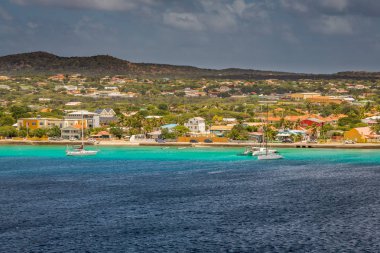 Bonaire, dalgıçlar cennet hoş geldiniz. Bonaire adlı gelen, yakalama sermaye Bonaire adlı gemi, onun paradisiac plajları ve su ile Karayip Hollanda Bu güzel adada Kralendijk.