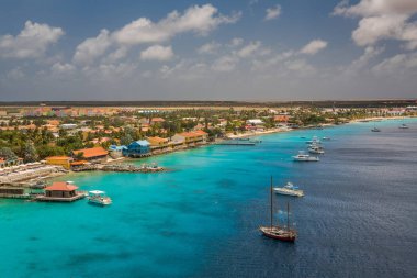 Bonaire, dalgıçlar cennet hoş geldiniz. Bonaire adlı gelen, yakalama sermaye Bonaire adlı gemi, onun paradisiac plajları ve su ile Karayip Hollanda Bu güzel adada Kralendijk.