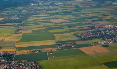 Alanlar Orta Avrupa'da gösterilen uçak penceresinden görüntülemek.