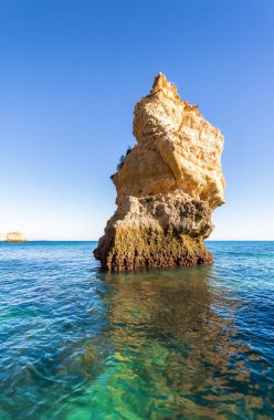 Lagoa sahil, Algarve, Portekiz bir tekne turu yapılan korunmasızlık