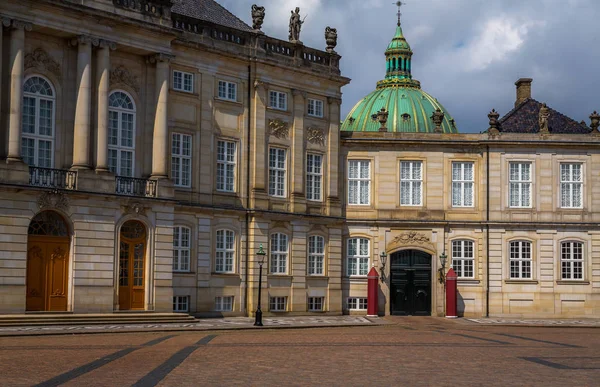 Schloss Amalienborg Kopenhagen Dänemark Rund Den Schlossplatz Mit Der Statue — Stockfoto