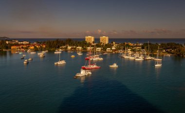 Montego Bay Jamaika limana gelen bir cruise ship den çekilen fotoğraf.