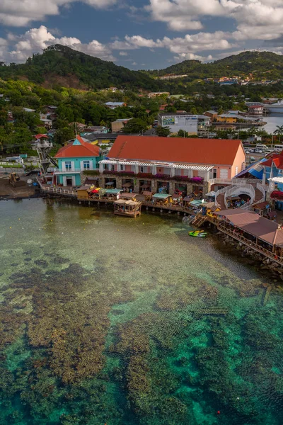 Port of roatan in den Ehren — Stockfoto