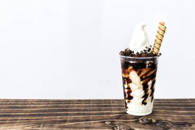 Dondurma, beyaz arka plan.