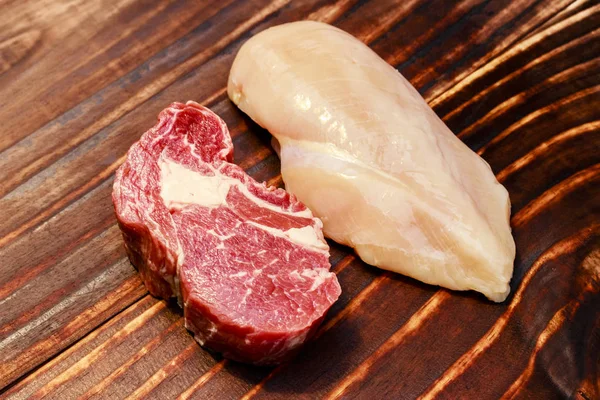 Närbild Nöt Biff Och Kyckling Kött — Stockfoto