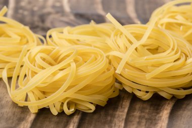 Erişte tahtaya iç içe