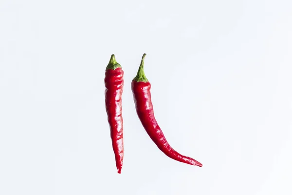 Beyaz arka plan ile Chili Pepper üzerinde yakın çekim