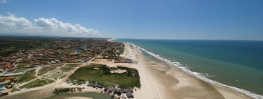 Fontes plajının hava manzarası, Ceara, Brezilya.