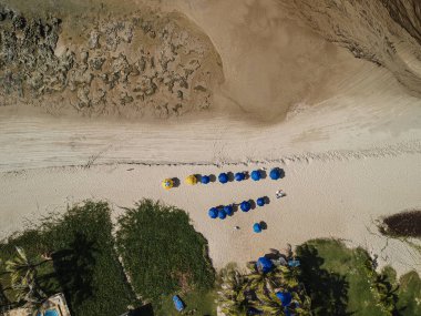 ile kum üzerinde yakın çekim sandalet, Cumbuco, Cear alt plajda - Brezilya.