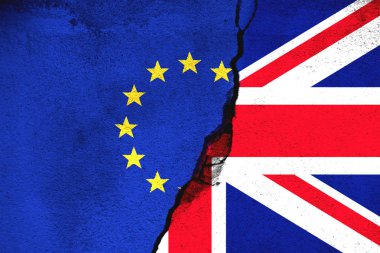 Brexit'i ima eden Avrupa Birliği ve İngiliz bayrağı ile açıklayıcı görüntü