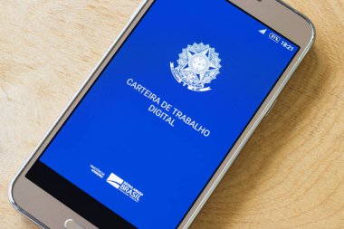 yeni Brezilya Sosyal Güvenlik Belgesi ile akıllı telefon üzerinde yakın