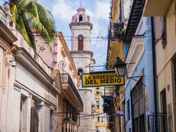 Havana, Küba - 20 Şubat 2018 La Bodeguita del Medio bar, bar nerede Ernest Hemingway mojito kokteyller içti gibi bilinen