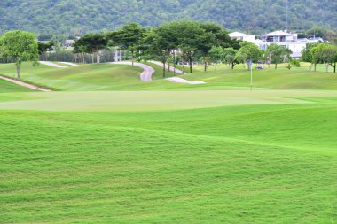 Kırsal Golf Sahası ve kulüp evi