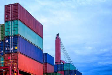 Contrainer gemi bağlantı noktası alma ve verme