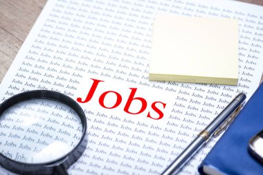 İşsiz, metin kavramı arama işleri için beyaz kağıt üzerinde 