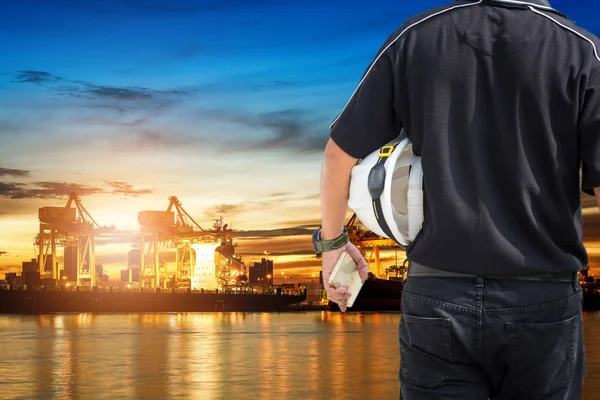 Achter Ingenieur Logistiek Transport Van Container Vrachthaven Met Werken Logistieke — Stockfoto