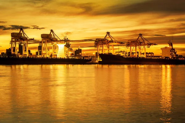 Logistiek Transport Van Container Vrachthaven Met Werken Logistieke Import Export — Stockfoto