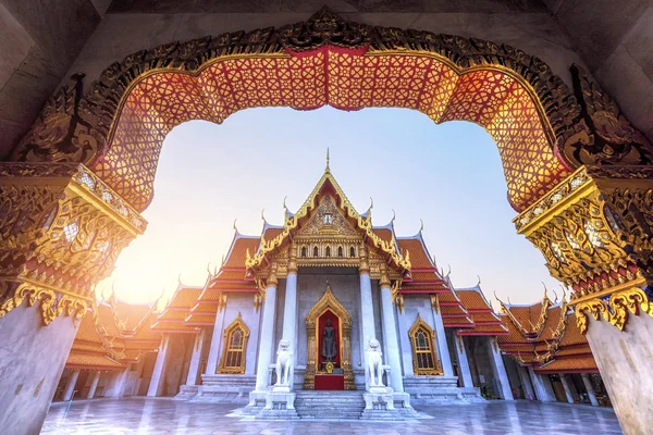 Tay Tapınak, Wat Benchamabophit Bangkok Tayland.