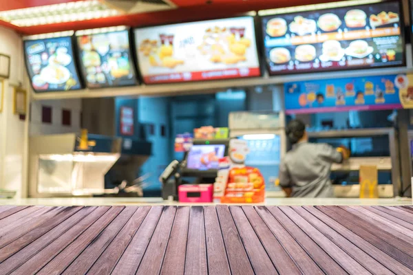 Ahşap Teras ve soyut yemek siparişi fast food salonu, office gıda eğilim önünde arka plan bulanıklık