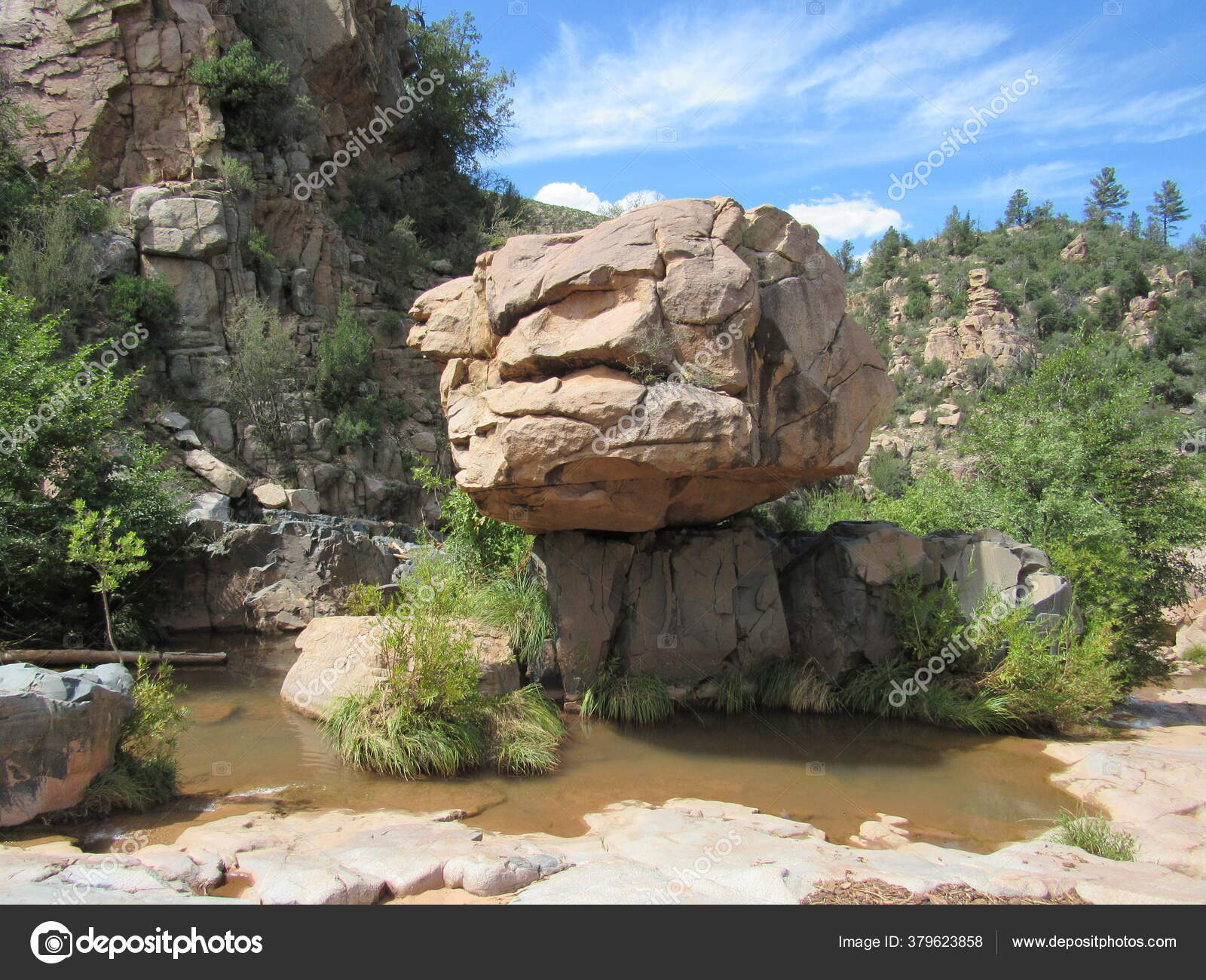 Giant boulder trail sale