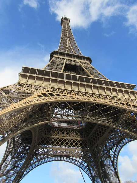 Vista Torre Eiffel Manhã Com Céu Azul Fundo — Fotografia de Stock