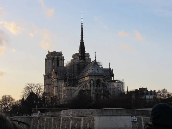 位于法国巴黎的巴黎圣母院大教堂 — 图库照片