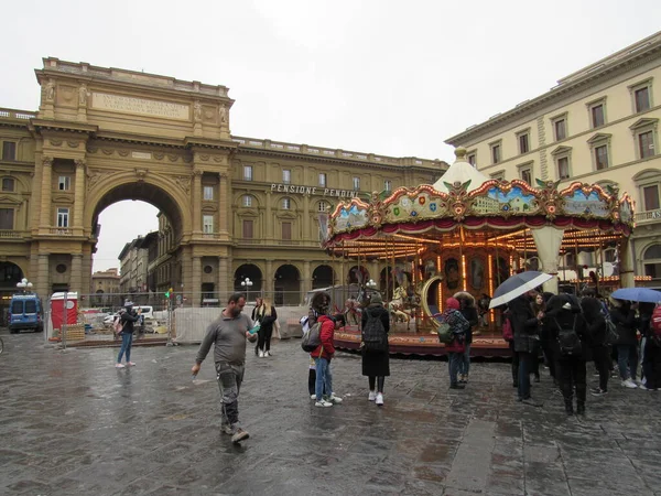 Антикварная Карусель Площади Пьяцца Делла Фаска Флоренции Италия — стоковое фото
