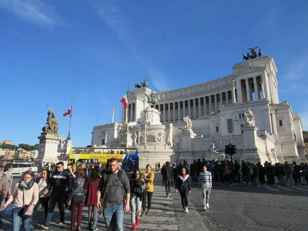 ヴィクトル エマニュエル2世記念碑またはヴィットリアーノは イタリア ローマの祖国の祭壇とも呼ばれています — ストック写真