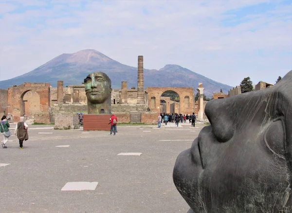 Sculptures Polish Artist Igor Mitoraj Forum Famous Ancient Ruins Pompeii — Stock Photo, Image