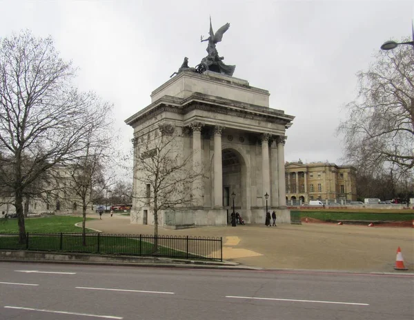 Widok Łuk Wellingtona Hyde Park Corner Londyn Anglia — Zdjęcie stockowe