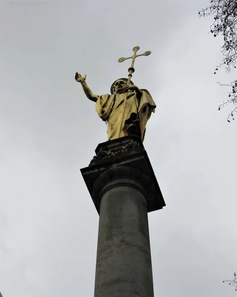Statyn Paul Ligger Vid Trädgårdarna Saint Paul Cathedral London England — Stockfoto