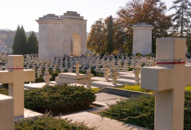 Lviv, Ukrayna - 13 Ekim 2018: Lehçe askeri mezarlığı (Cmentarz Orlat) Lychakiv Mezarlığı Lviv city, Ukrayna'nın Görünüm