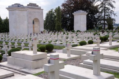 Lychakiv Mezarlığı I Polonya askeri mezarlığı (Cmentarz Orlat)