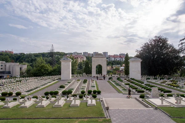 Lychakiv Mezarlığı I Polonya askeri mezarlığı (Cmentarz Orlat)