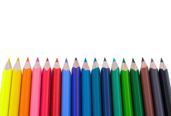 Цветные карандаши изолированы на белом фоне. Мягкие модные пастельные цвета, закрыть. Цветные карандаши
.