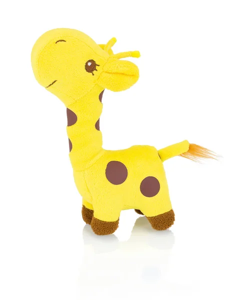 自制长颈鹿 Plushie 娃娃隔离在白色背景与阴影反射 黄色长颈鹿毛绒填充木偶在白色的背景 彩色毛绒长颈鹿玩具 — 图库照片