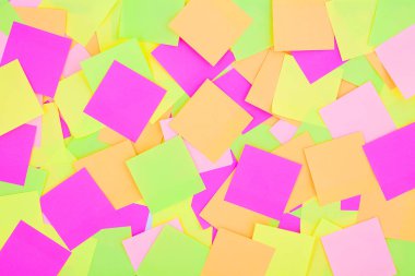 Çok renkli post it not arka planı. Parlak renkli hatırlatma notları duvar kağıdı. Çok renkli posta o kağıt. Renkli yapışkan notlar.