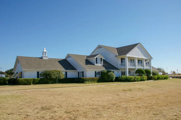 Parker, Texas / Kasım 16th 2008 ABD: ön Southfork'a çiftlik evi görünümünü. Çiftlik Ewing konağın her iki Dallas dizisinde ayarı yapıldı içerir.