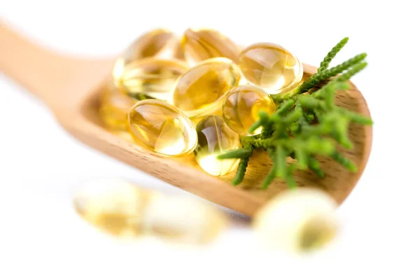 Sağlıklı vitaminler, Omega 3, izole edilmiş, beyaz bir arka planı var, boşluğu kopyala.