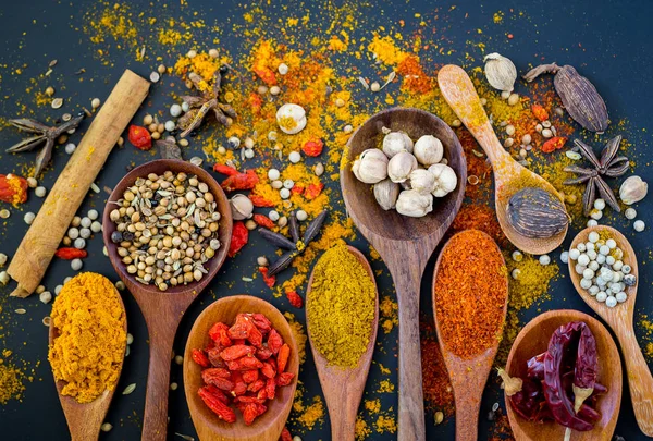 Yemek pişirmek için baharatlar ve otlar, boşluğu kopyala.