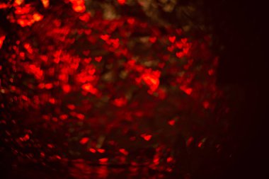 Noel degrade kırmızı degrade arka plan akan, bokeh glitter ve kırmızı kalp şeklinde Sevgililer günü aşk ilişki tatil olay Festival kavramı