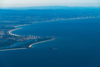 Avustralya Birleşik New South Wales ve Qweensland Coolangatta manzarasına sahip ve Gold Coast, Avustralya arasındaki sınır havadan görünümü