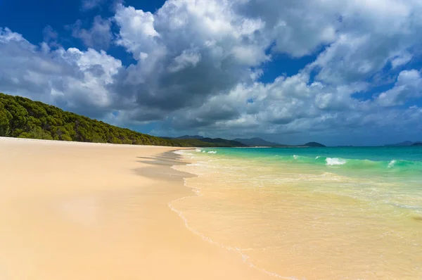 Nádherná Tropická Pláž Piqturesque Cloudscape Letní Dovolená Dovolená Pozadí Whitehaven — Stock fotografie
