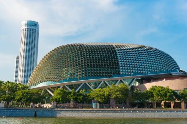 Singapore, Singapur - 4 Ekim 2014: Tiyatro Singapur Marina defne defne binasında
