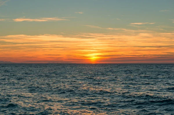 Paisagem Pôr Sol Com Mar Nuvens Coloridas Natureza Paisagem Marinha — Fotografia de Stock