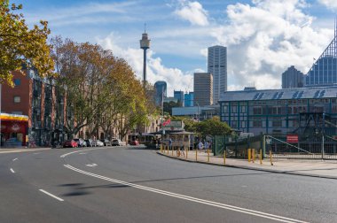 Arka planda Sydney CBD ile Woolloomooloo bölgesi